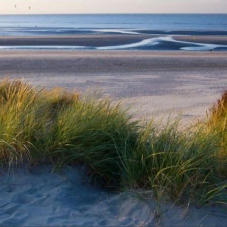 Un Ecrin Au Coeur Du Centre Ville Duinkerke Buitenkant foto